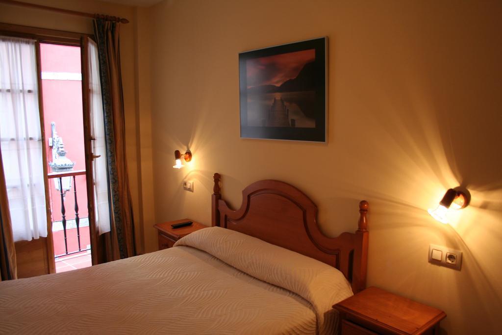 Pension Argueelles Рибадеселья Номер фото
